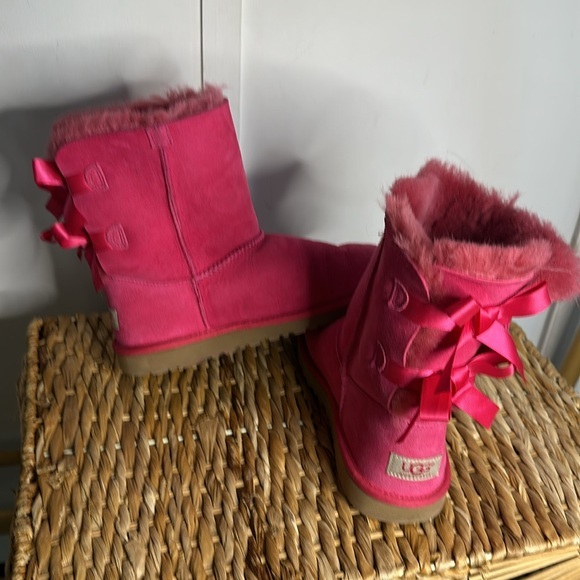 Ugg pink bailey button size 6 - Picture 6 of 8
